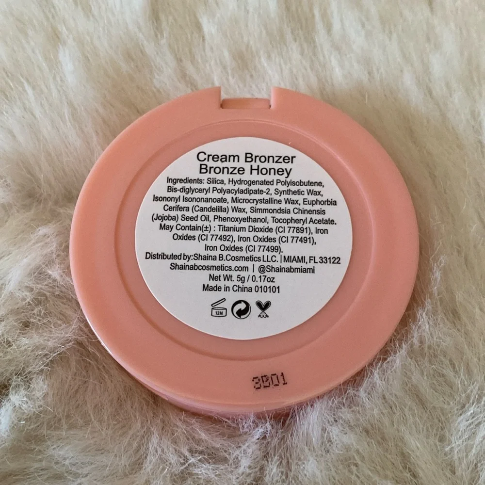 Shaina B. Miami Bronze Honey cream Bronzer
